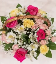 Cesta-de-flores-variadas-detalle