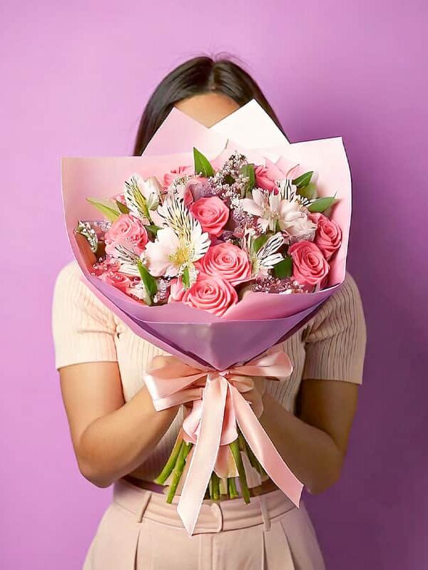 bouquet-de-rosas-y-altroemelias