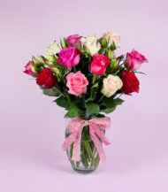 florero-de-rosas-de-colores-variados