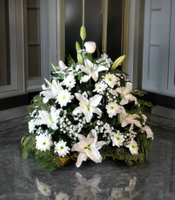 arreglo-floral-condolencias-quito-un-solo-frente